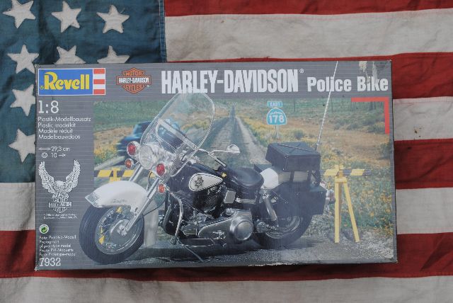 REVELL HARLEY-DAVIDSON POLICE Bike H-1227 Modellbausatz 1:8 von 1969 EUR 17,99 - DE REVELL HARLEY-DAVIDSON POLICE Bike H-1227 Modellbausatz 1:8 von 1969 EUR 17,99 - DE